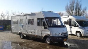 Hymer B654