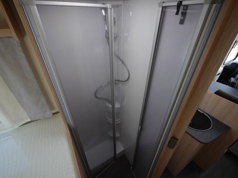 Sunlight I68 Integraal camper douche Noorderzon Campers