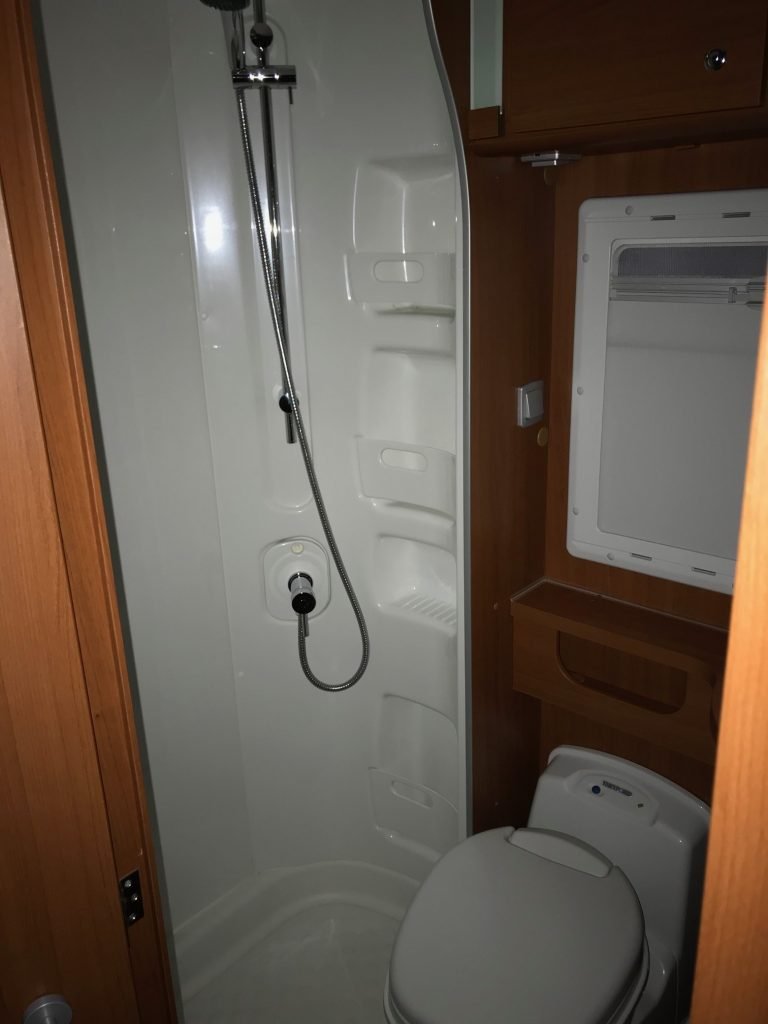 McLouis Steel 535G camper douche Noorderzon Campers