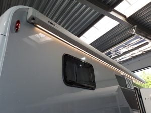 Katholiek banjo Zelfrespect Led verlichting met bevestigingsrail onder uw Thule 5200