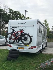 Jan en Petra met de camper op pad